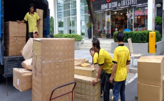 Đóng gói tài liệu khi chuyển xang văn phòng mới
